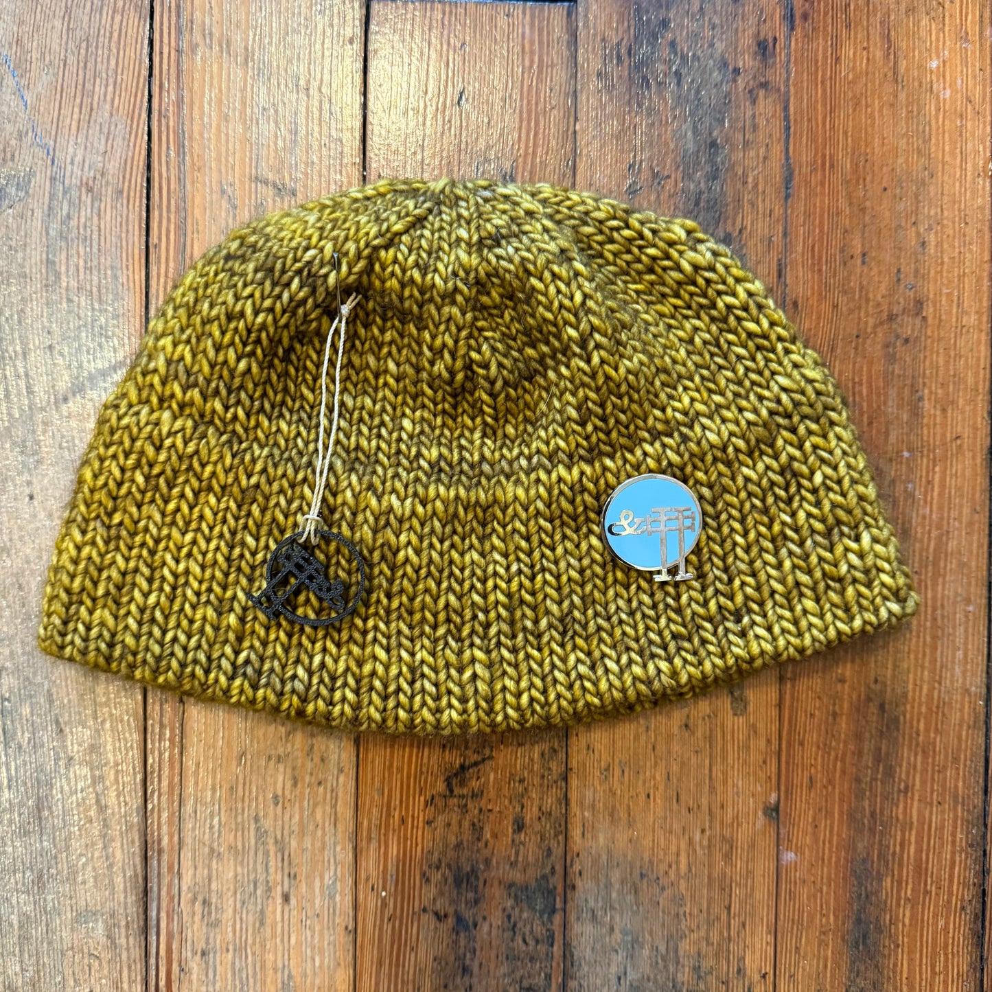 Ampersand Pound - Gold Beanie