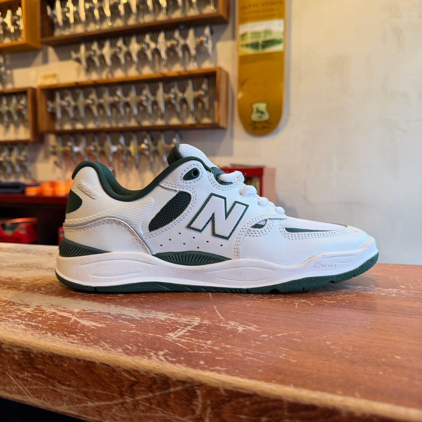 NB Numeric - 1010 White/Green