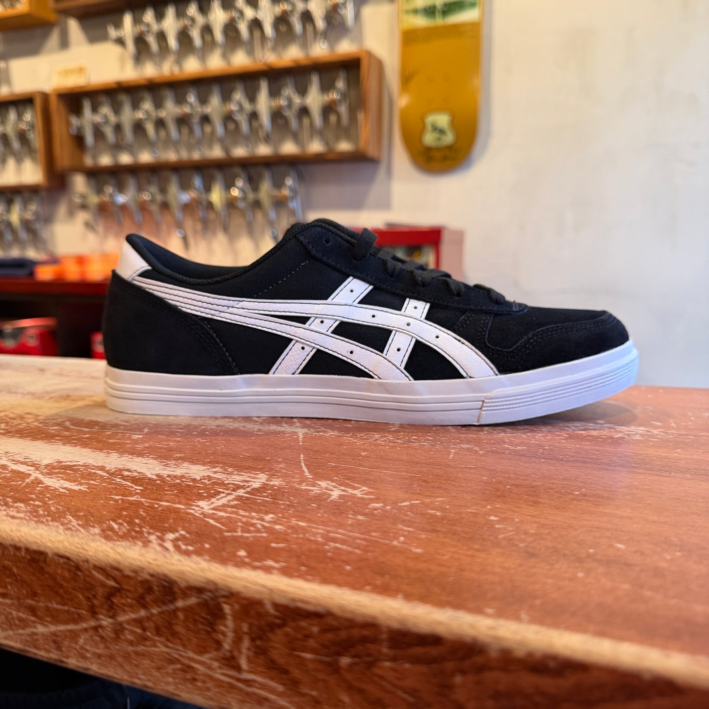 Asics - Aaron Pro Black/White