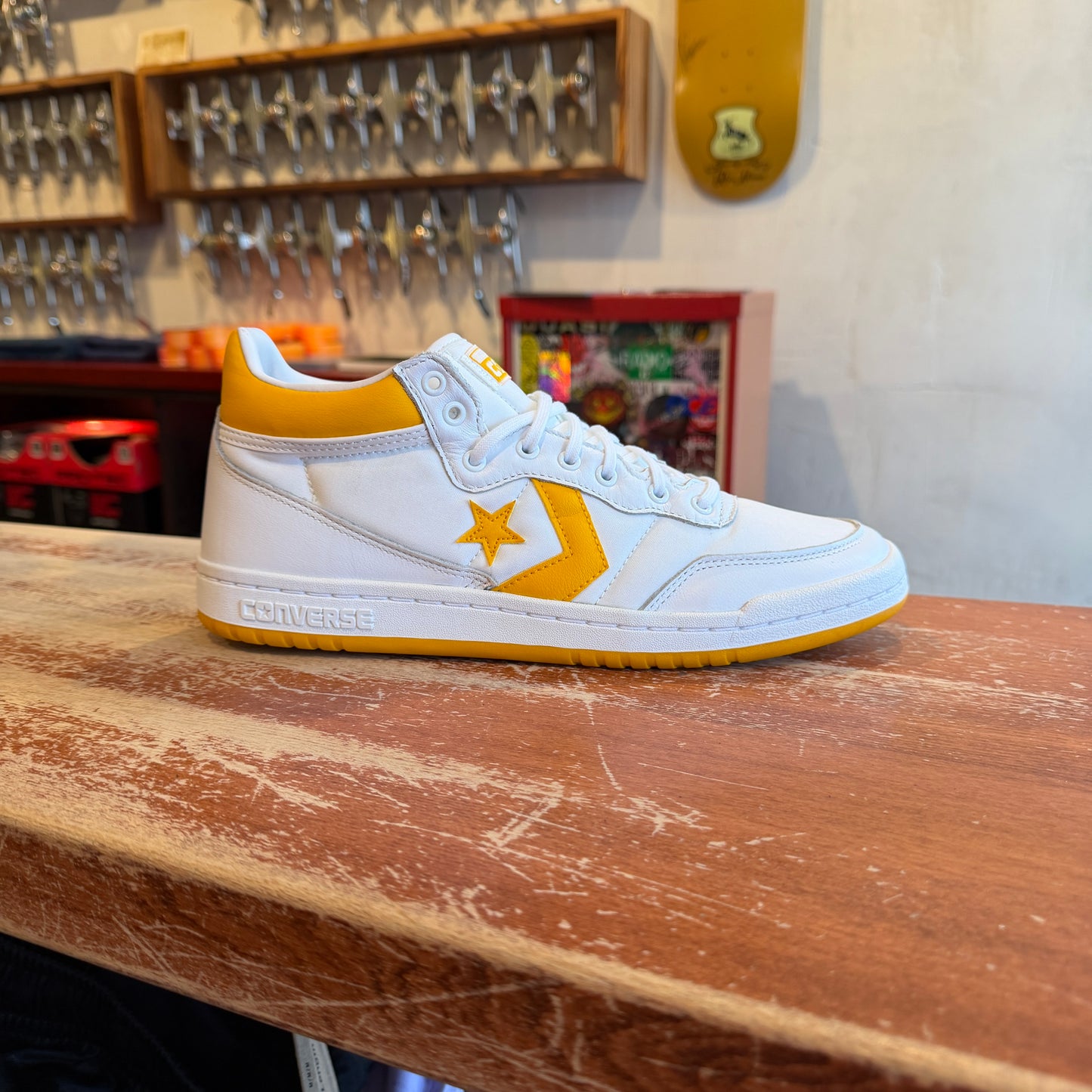 Converse - Fastbreak Pro Mid White/Light Yellow