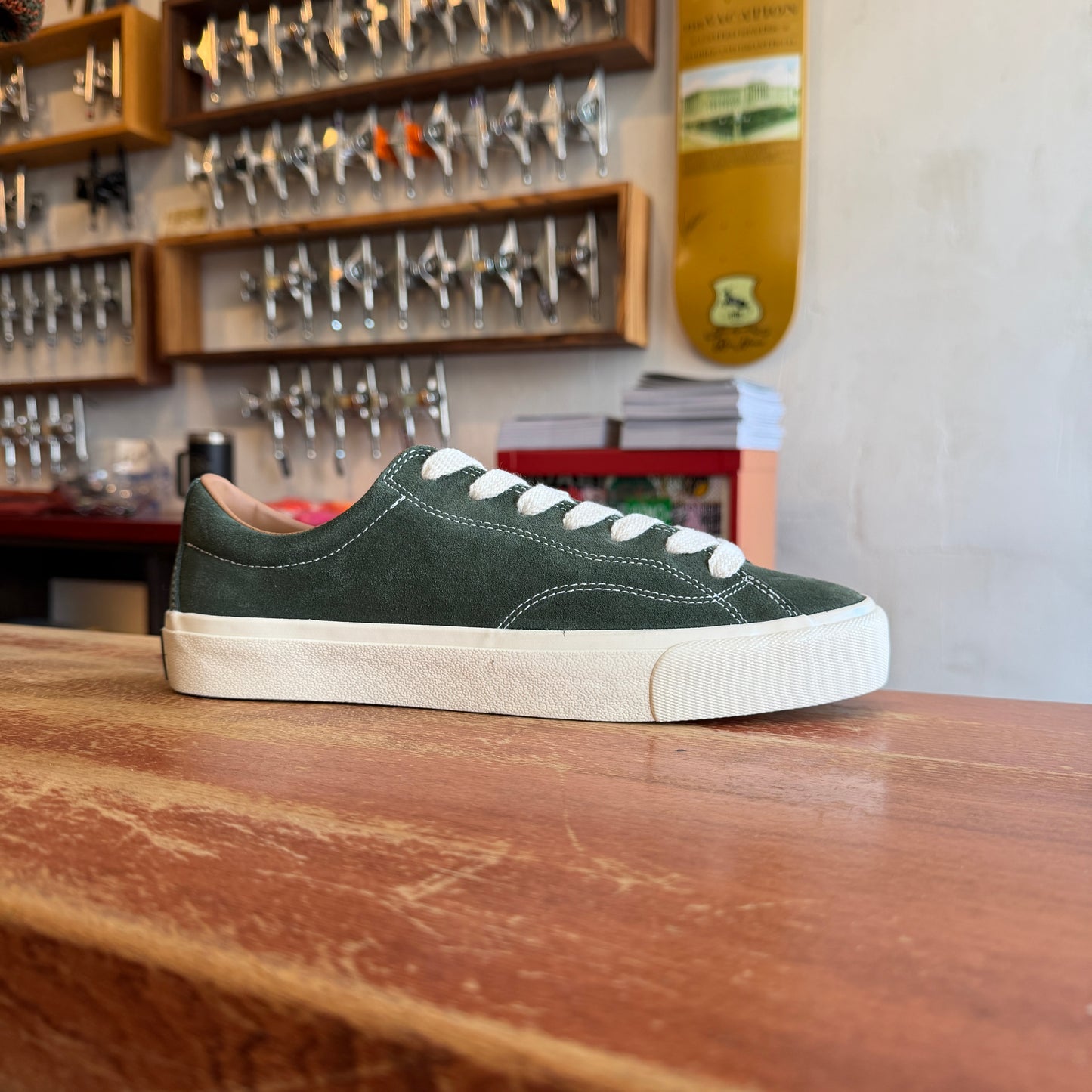 Last Resort AB - VM003 Low Suede Olive/White